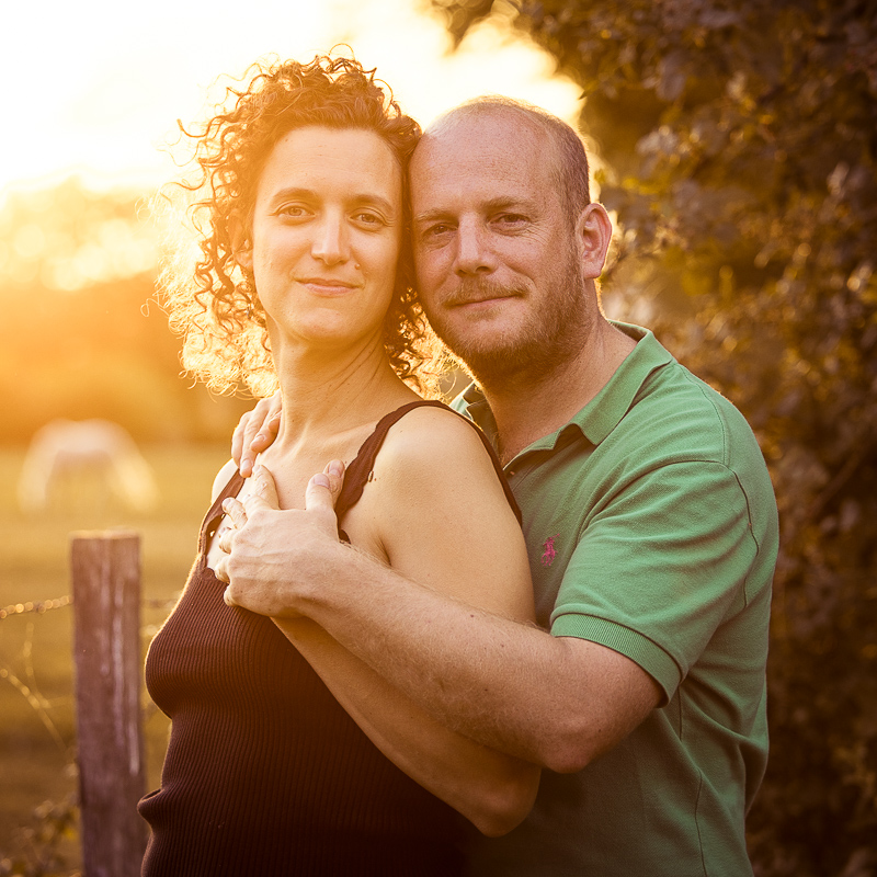 Geoffrey photographe portraitiste à Metz et Nancy photo bohème shooting nature photo de couple et d'enfant poésie lumière dorée amour